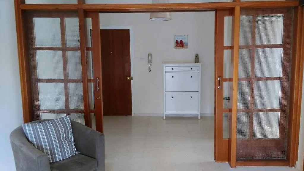 Modern City Center Apt Larnaca 0*,